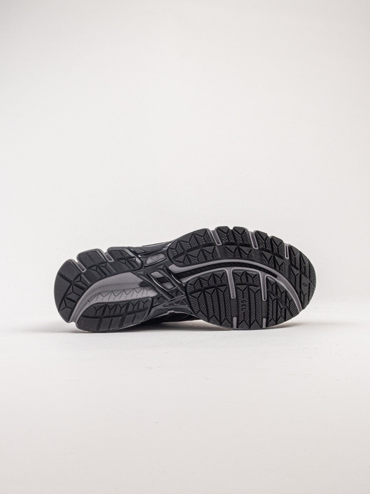 ASICS GEL-Kayano 20 – Black & Reddish Brown