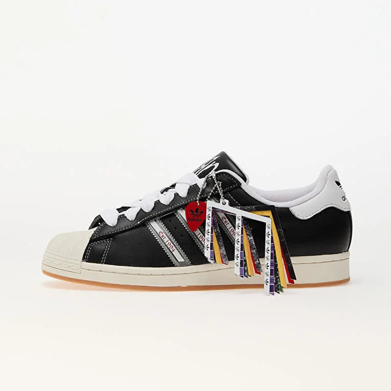 Korn x Superstar Black / White
