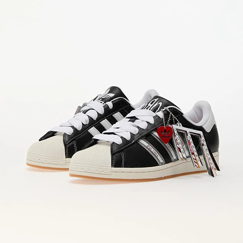 Korn x Superstar Black / White