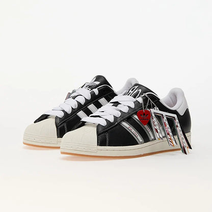 Korn x Superstar Black / White